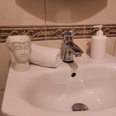 - Mi Old Town Swietojanska Apartman